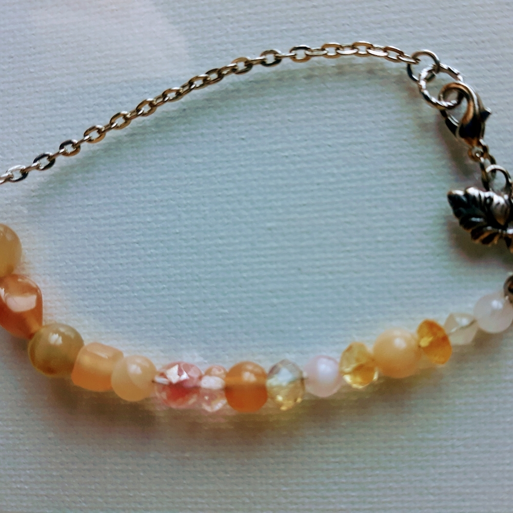 Glass bead bracelet